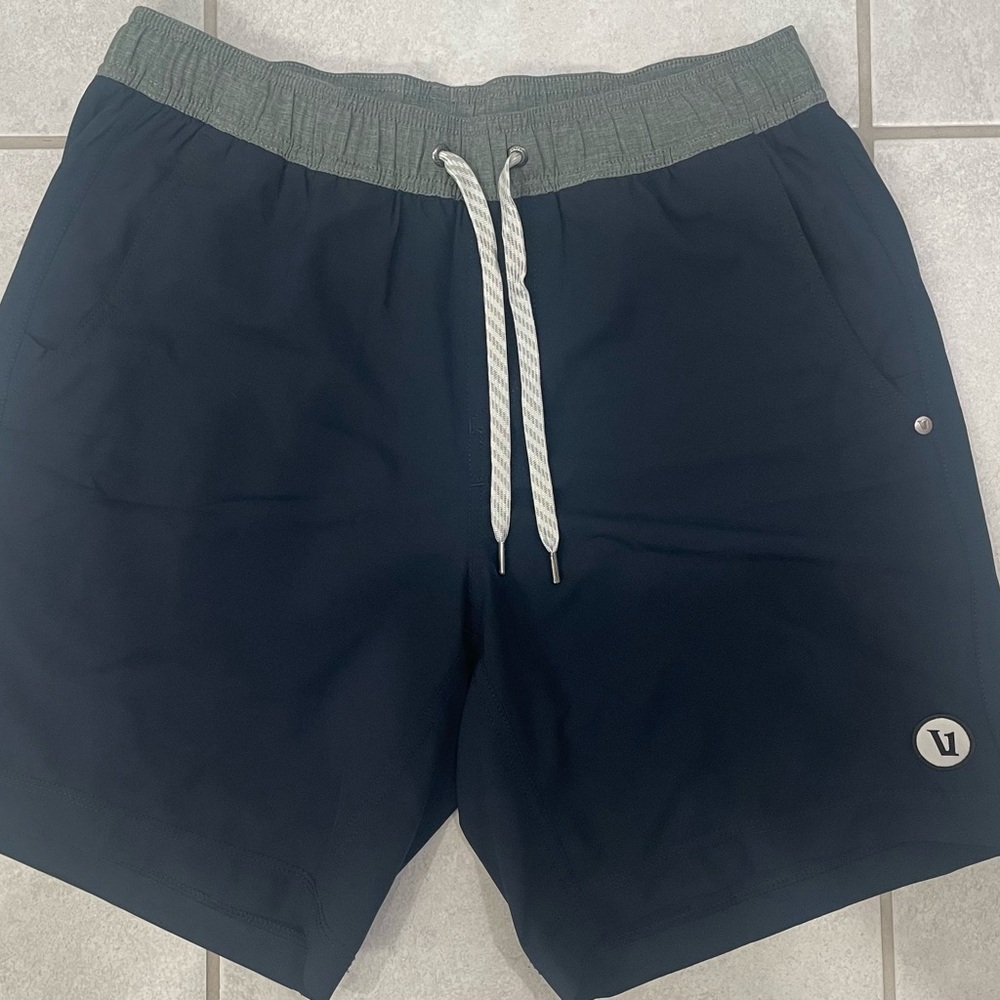 Vuori Kore shorts, lined, size small, 6 inch inseam.